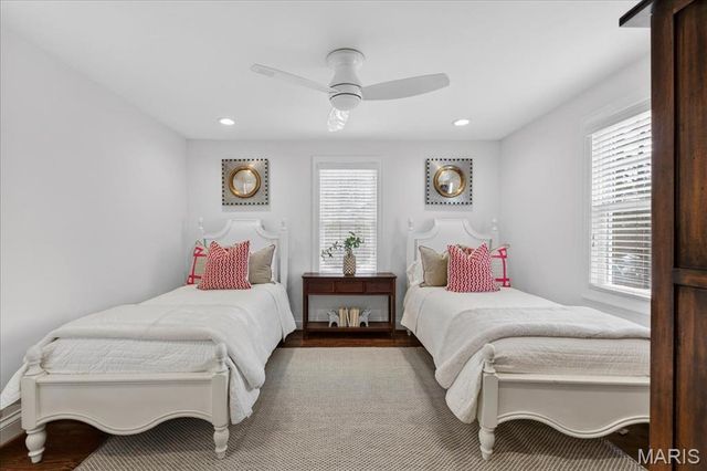 10 Daniel Road, St Louis, MO 63124