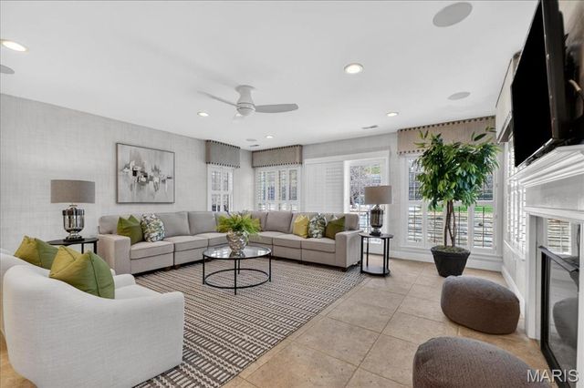 10 Daniel Road, St Louis, MO 63124