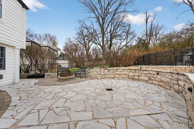 10 Daniel Road, St Louis, MO 63124