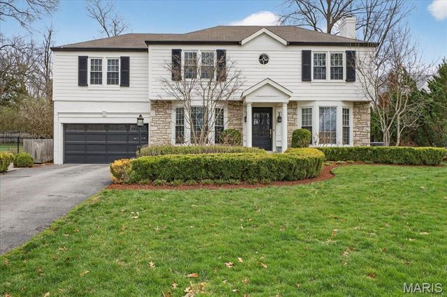 10 Daniel Road, St Louis, MO 63124