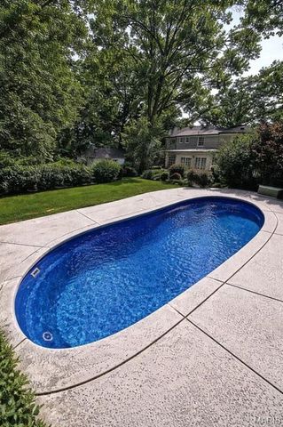 10 Daniel Road, St Louis, MO 63124