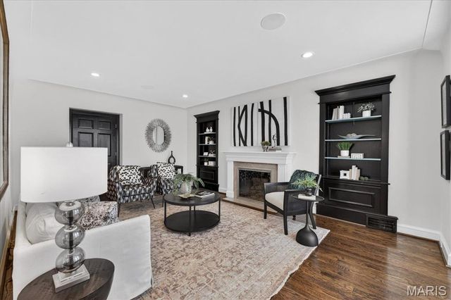 10 Daniel Road, St Louis, MO 63124