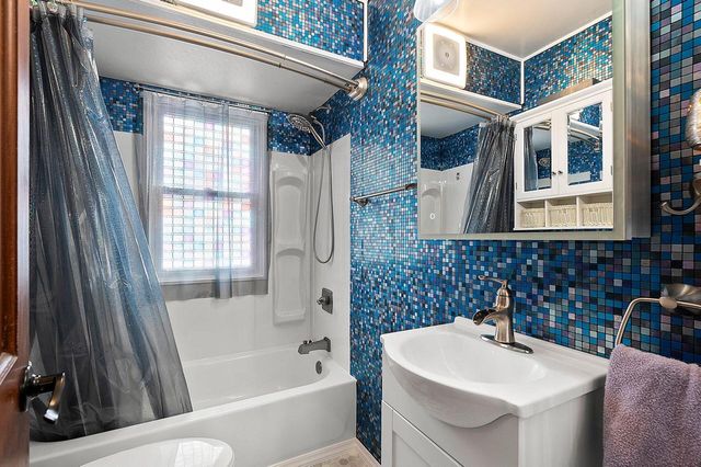 4757 Vista ROAD, Manitowoc, WI 54220