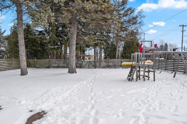 4757 Vista ROAD, Manitowoc, WI 54220