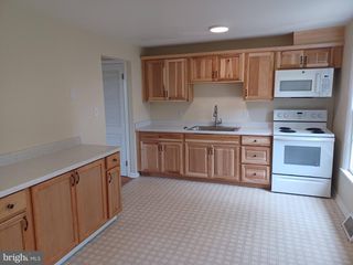 222 E WHITLOCK AVE, Winchester, VA 22601