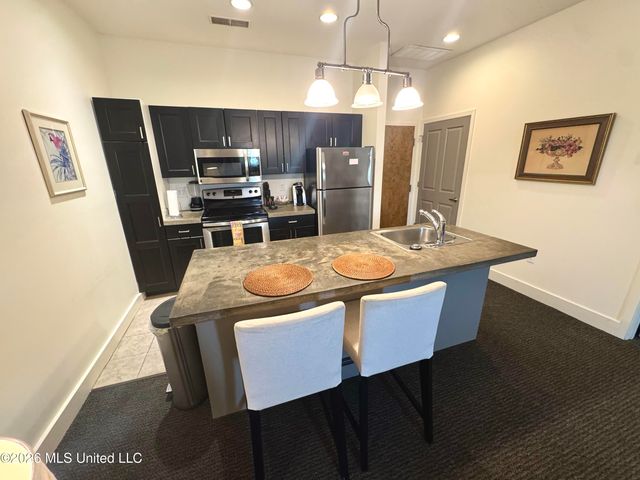 228 Yazoo Avenue, B, Clarksdale, MS 38614