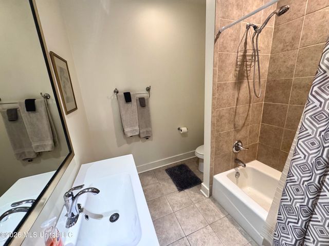 228 Yazoo Avenue, B, Clarksdale, MS 38614