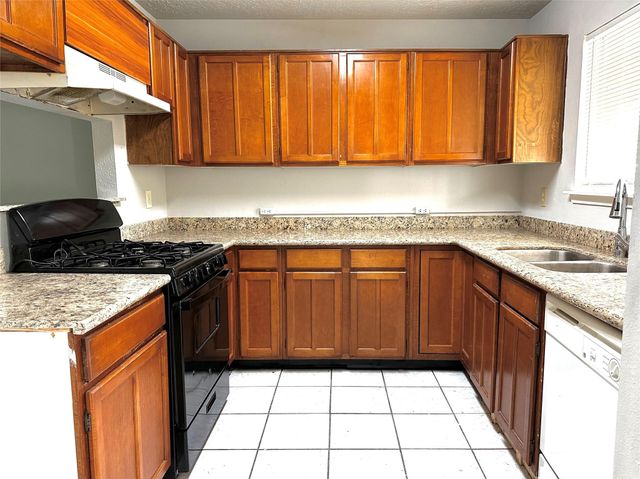 2351 Spring Dusk Lane, Spring, TX 77373