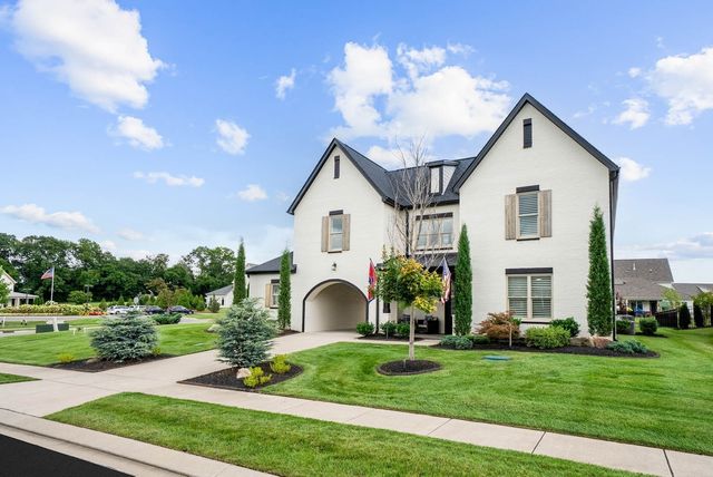 7082 Balcolm Ct, College Grove, TN 37046