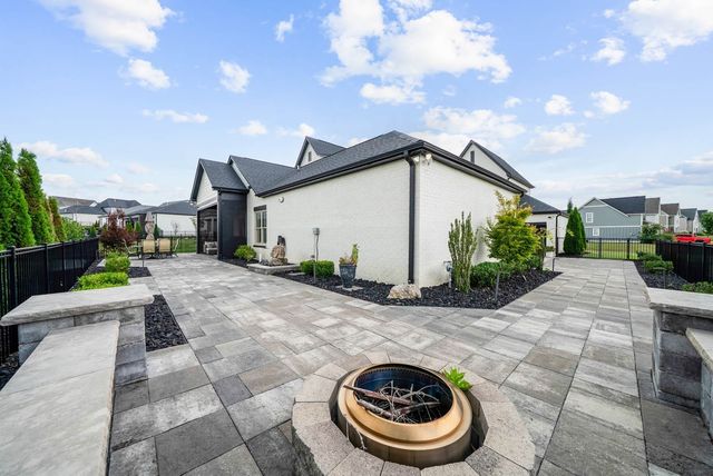 7082 Balcolm Ct, College Grove, TN 37046