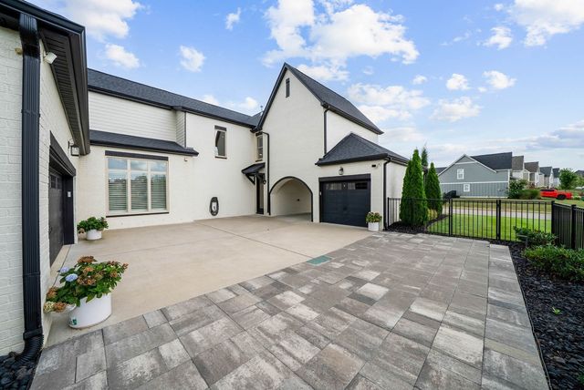 7082 Balcolm Ct, College Grove, TN 37046