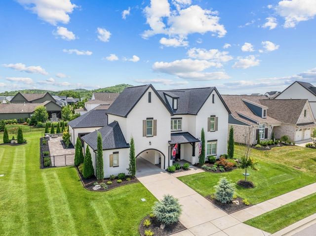 7082 Balcolm Ct, College Grove, TN 37046