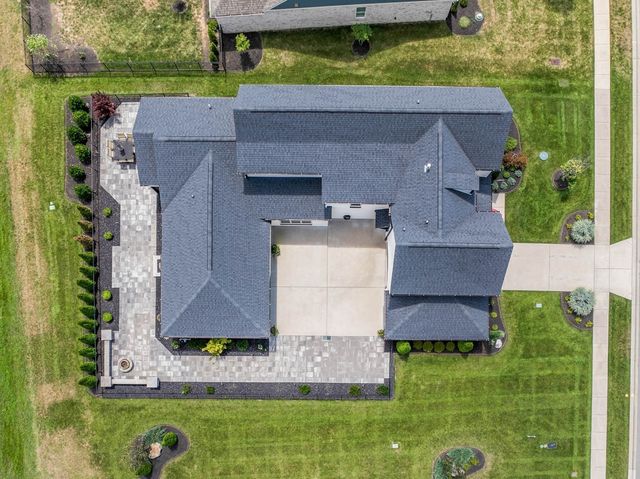 7082 Balcolm Ct, College Grove, TN 37046