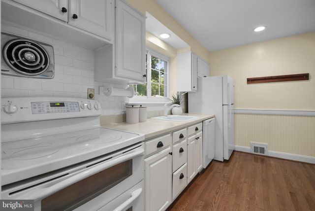 19 EASTMOOR DR, Silver Spring, MD 20901