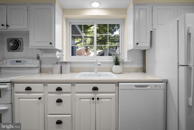 19 EASTMOOR DR, Silver Spring, MD 20901