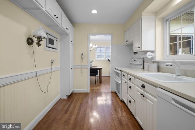 19 EASTMOOR DR, Silver Spring, MD 20901