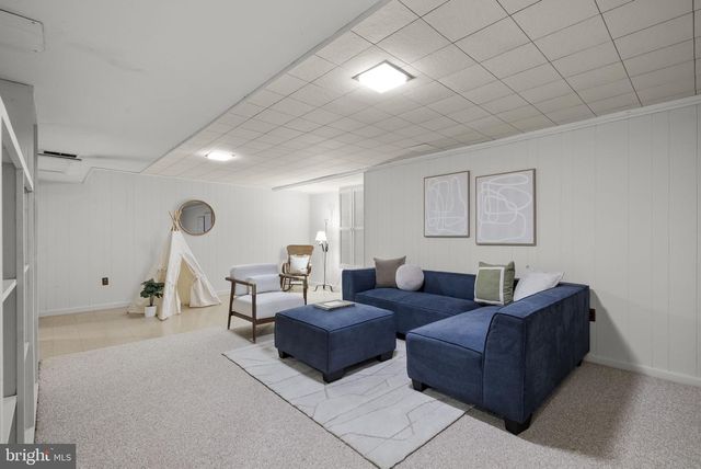 19 EASTMOOR DR, Silver Spring, MD 20901