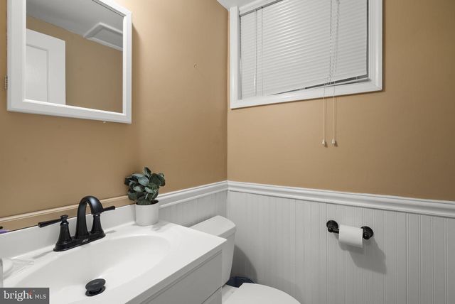 19 EASTMOOR DR, Silver Spring, MD 20901
