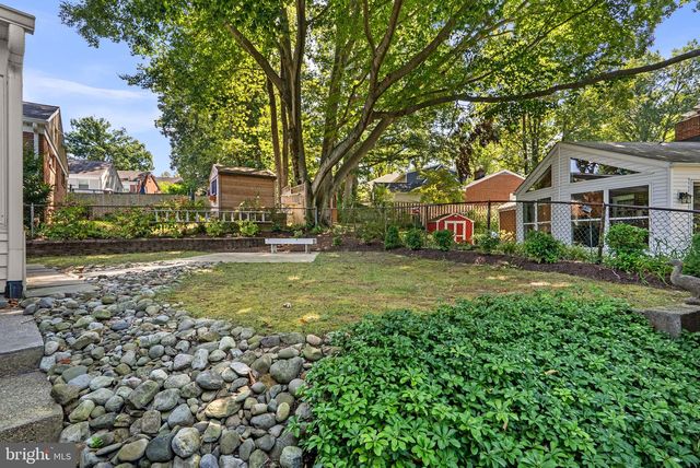 19 EASTMOOR DR, Silver Spring, MD 20901