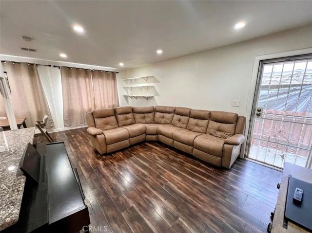 16600 Orange 124, Paramount, CA 90723