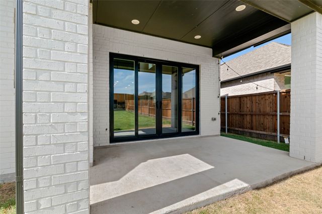 2448 Halter Drive, Aubrey, TX 76227