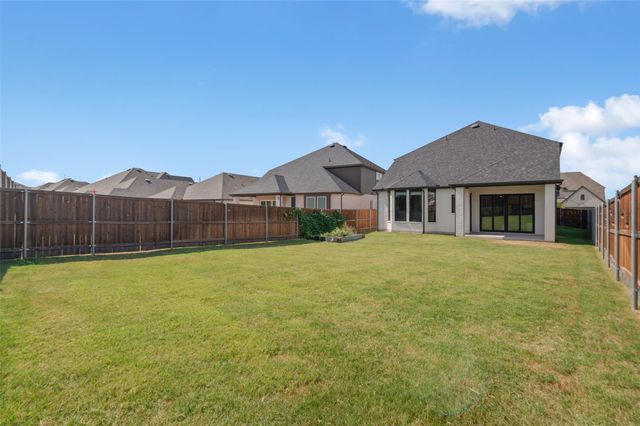 2448 Halter Drive, Aubrey, TX 76227