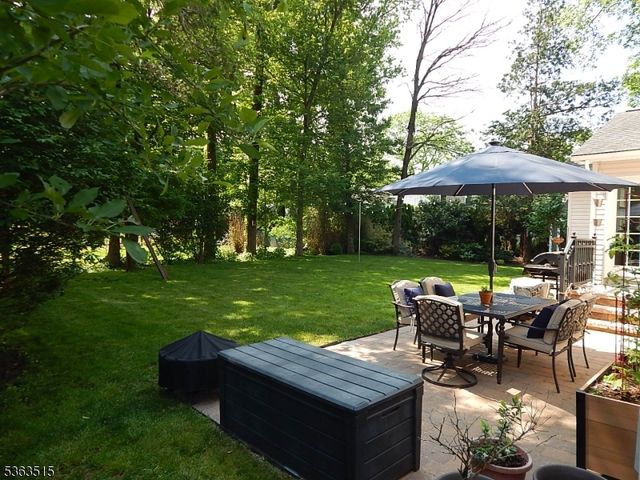 6 Sun Valley Way, Fanwood Boro, NJ 07023