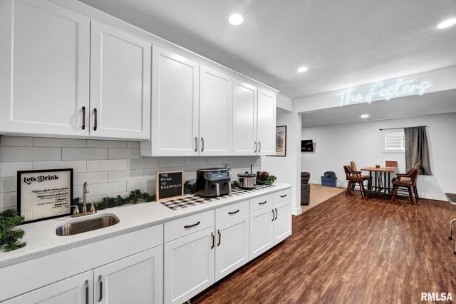 800 SIMON Street, Washington, IL 61571