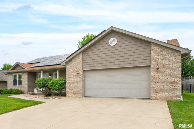 800 SIMON Street, Washington, IL 61571