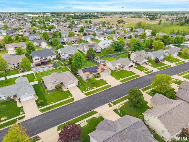 800 SIMON Street, Washington, IL 61571