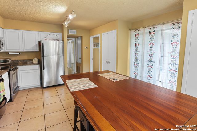 7711 Callaghan Rd Apt 802, San Antonio, TX 78229