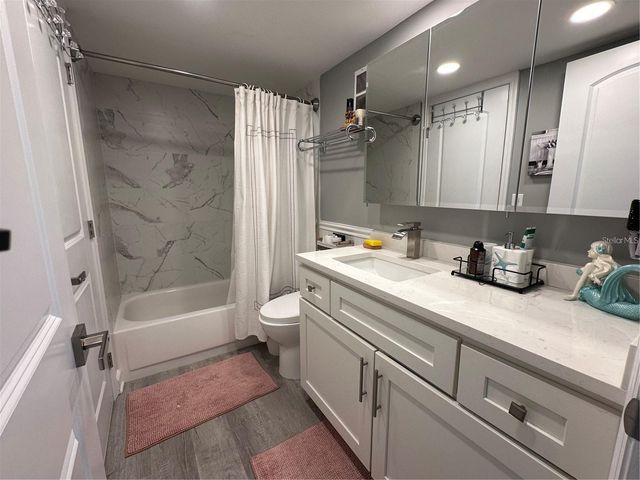 4908 38TH WAY S 401, St Petersburg, FL 33711