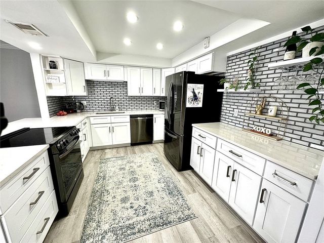 4908 38TH WAY S 401, St Petersburg, FL 33711