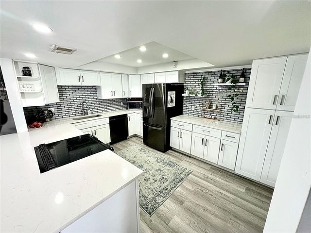 4908 38TH WAY S 401, St Petersburg, FL 33711