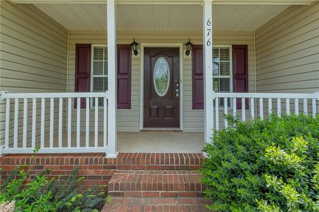 676 Old Castle Drive, Randleman, NC 27317