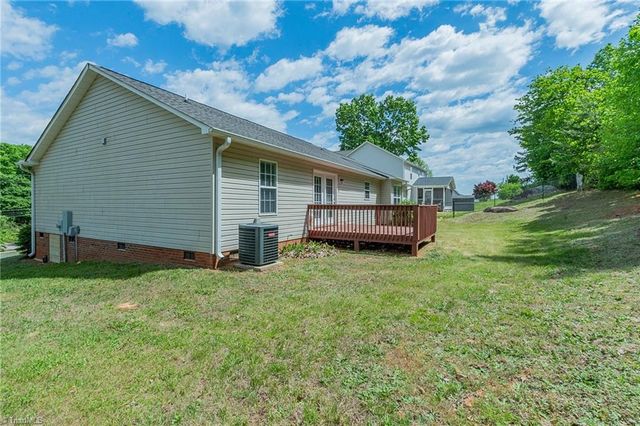 676 Old Castle Drive, Randleman, NC 27317