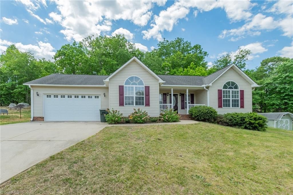676 Old Castle Drive, Randleman, NC 27317