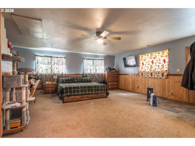 266 SHERWOOD Dr, Sutherlin, OR 97479