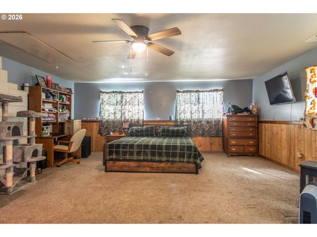 266 SHERWOOD Dr, Sutherlin, OR 97479