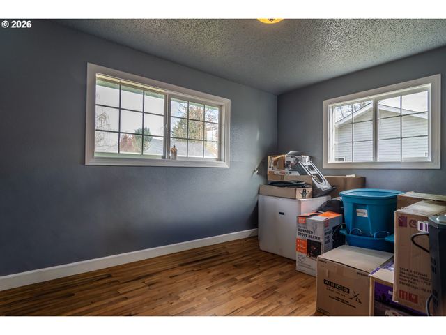 266 SHERWOOD Dr, Sutherlin, OR 97479