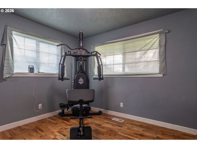 266 SHERWOOD Dr, Sutherlin, OR 97479