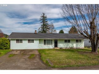 266 SHERWOOD Dr, Sutherlin, OR 97479