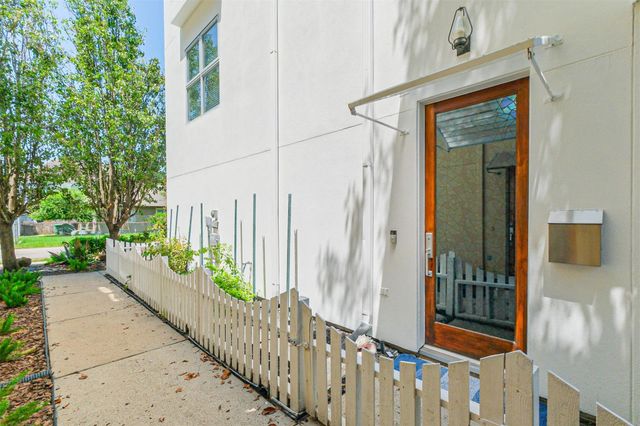 2364 Arlington Street, Houston, TX 77008