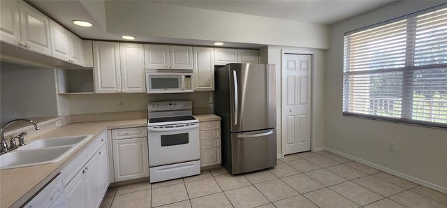960 STARKEY ROAD 3302, Largo, FL 33771