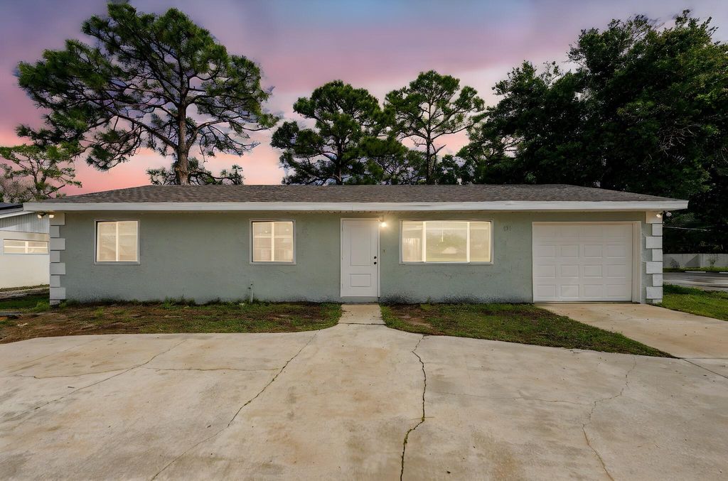 651 SE Port St Lucie Boulevard, Port St. Lucie, FL 34984, Port St Lucie, FL 34984