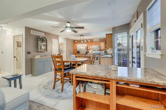 24 Meadow Woods Court, Edwardsville, IL 62025