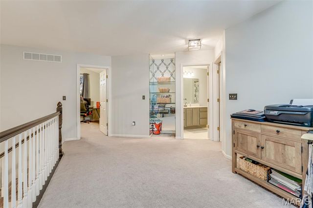 24 Meadow Woods Court, Edwardsville, IL 62025