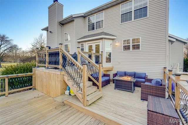 24 Meadow Woods Court, Edwardsville, IL 62025