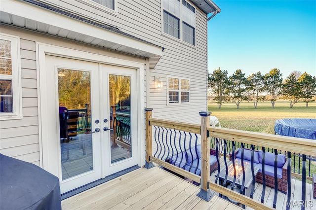 24 Meadow Woods Court, Edwardsville, IL 62025