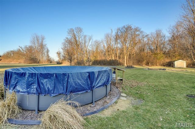 24 Meadow Woods Court, Edwardsville, IL 62025